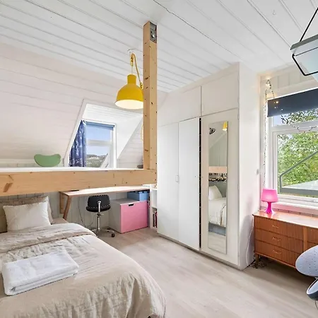 Historic With Dock Boat & Water Views * Bergen